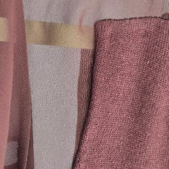 Cropped Short Sleeve Cardigan - Picture 5 of 6
